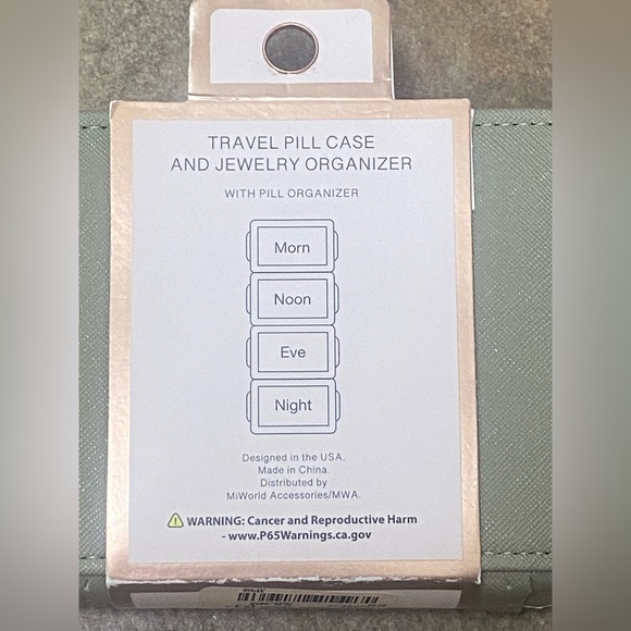 ELLEN TRACY TRAVEL PILL CASE & JEWELRY ORGANIZER GREEN LIGHT WEIGHT - Picture 4 of 5